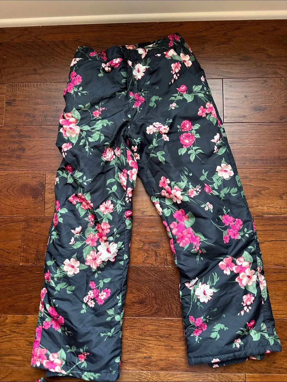 Ski jacket and pants set (black with pink flowers) - Children’s place
